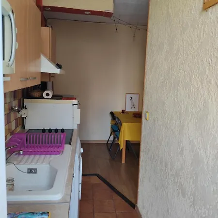 Apartment T2 Sur La Place Du Village Proche Et Montpellier *