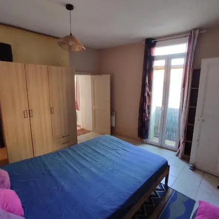 Apartment T2 Sur La Place Du Village Proche Et Montpellier