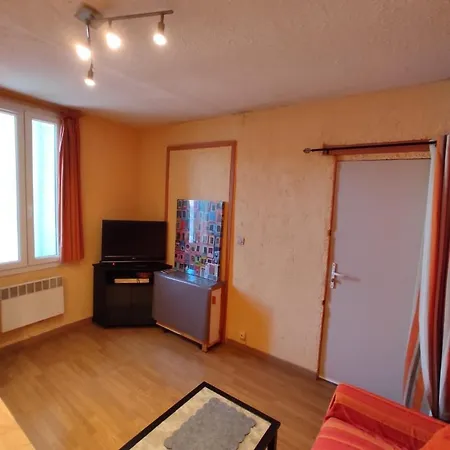 Apartment T2 Sur La Place Du Village Proche Et Montpellier *